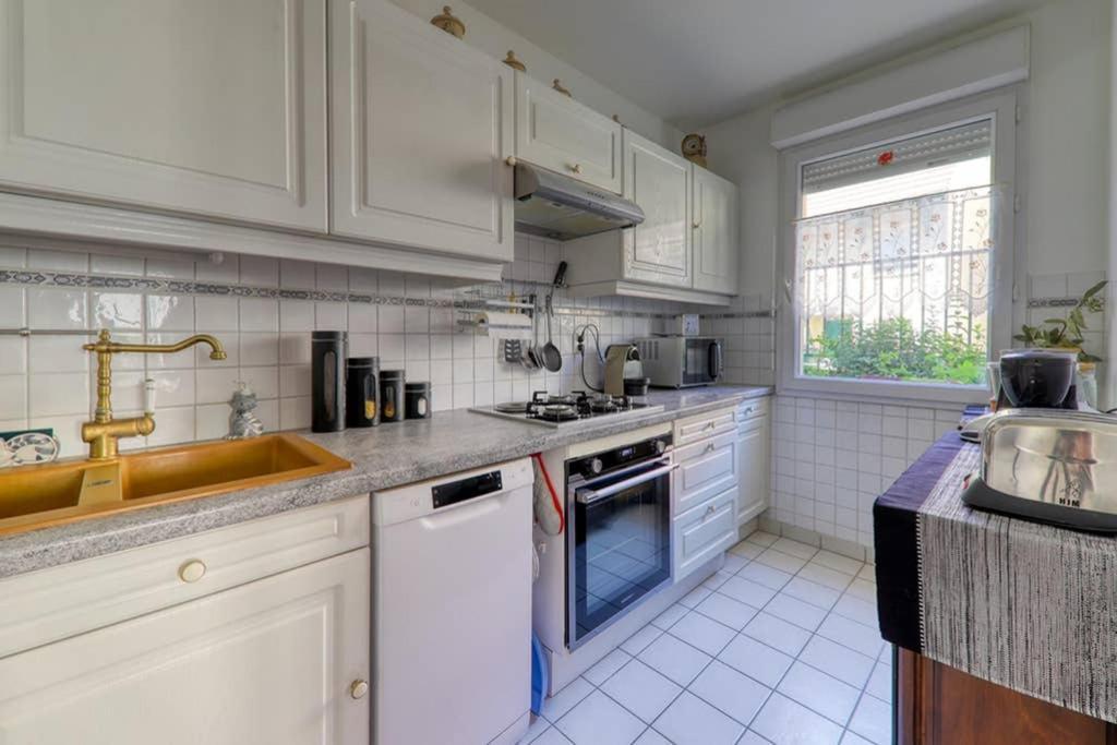 Amilly Park 6 Personnes 2 Chambres Pk Prive En Sous Sol Serris Eksteriør billede