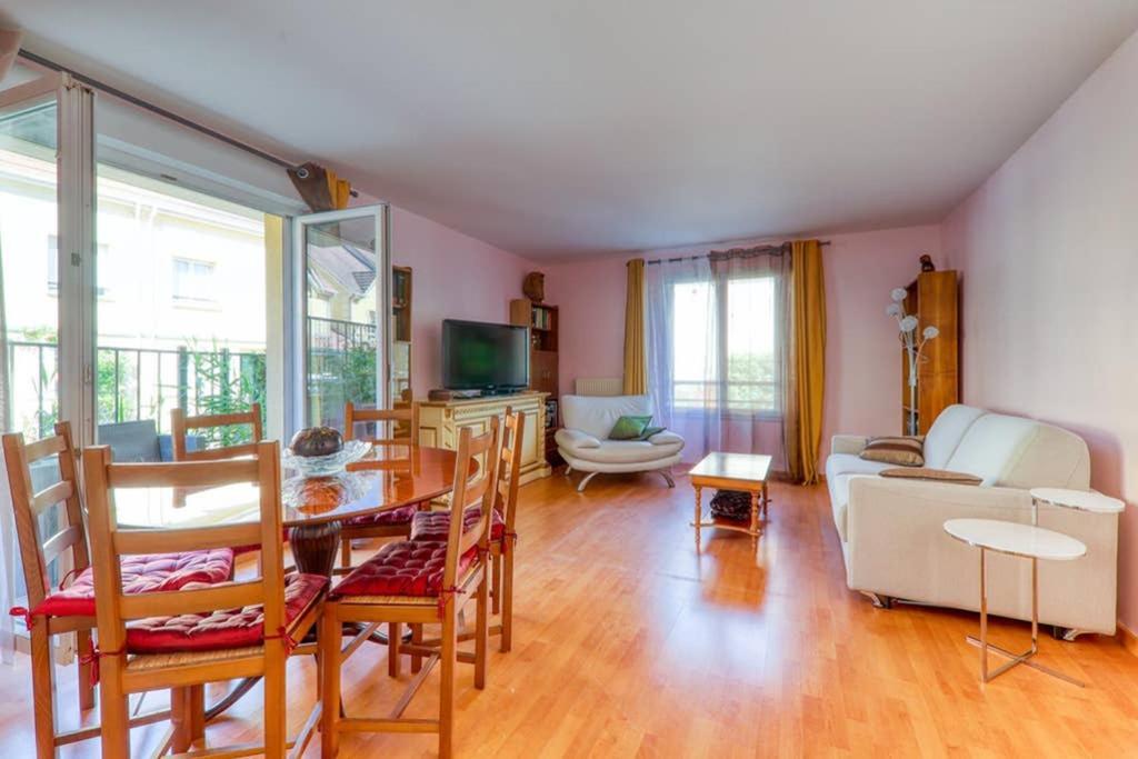 Amilly Park 6 Personnes 2 Chambres Pk Prive En Sous Sol Serris Eksteriør billede